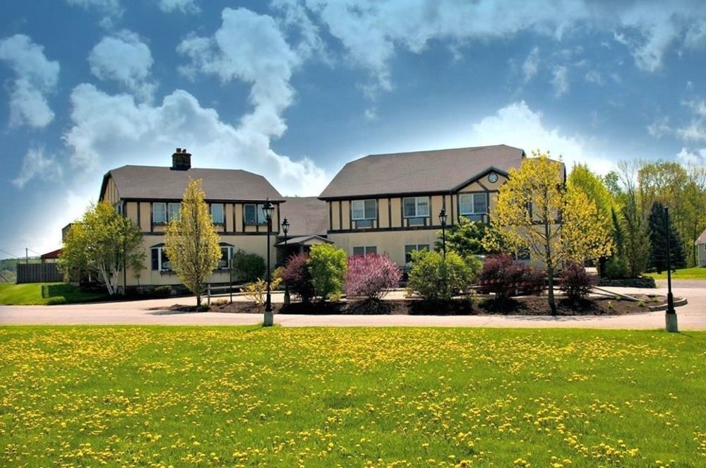 Camelot Restaurant & Inn Clarks Summit Exterior foto